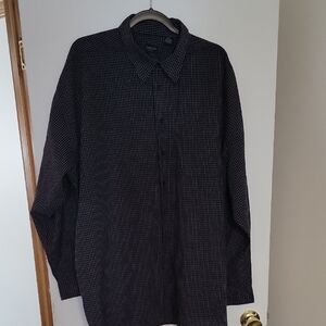 Van Heusen Men's Dark Checkered Button Down Shirt